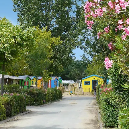 Camping Les Cabanes D'oleron