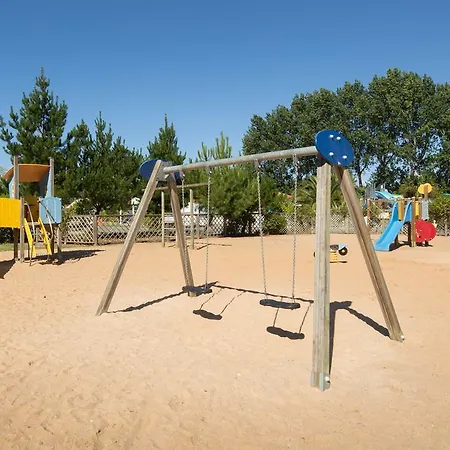 Camping Les Cabanes D'oleron 4* Saint-Georges-d'Oleron
