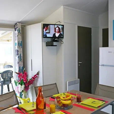 Camping Les Cabanes D'oleron Campsite Saint-Georges-d'Oleron