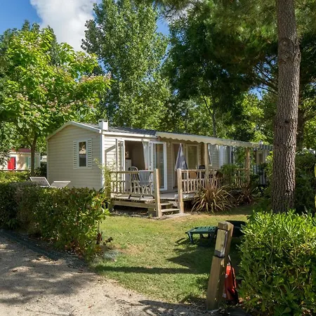 Camping Les Cabanes D'oleron 4* Saint-Georges-d'Oleron