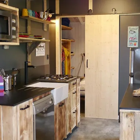 Camping Les Cabanes D'oleron キャンプ場 サン・ジョルジュ・ドレロン