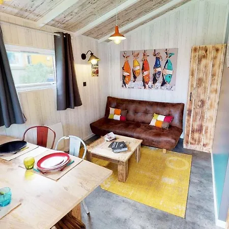 Camping Les Cabanes D'oleron Campsite 4*